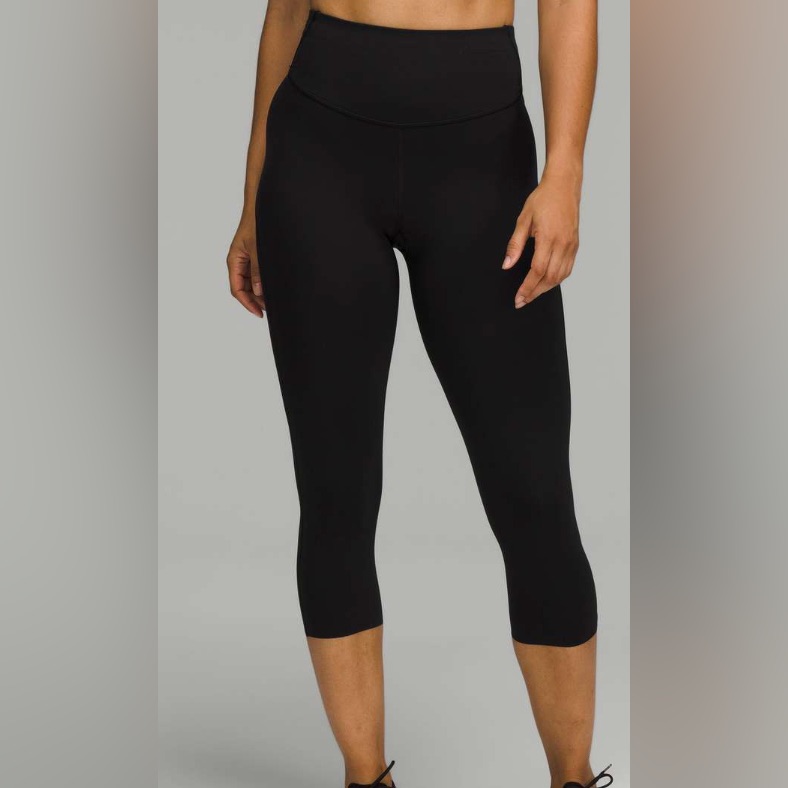 Lululemon Base Pace High-Rise Crop 21" Size 2 Black